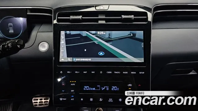 Hyundai Tucson Tucson (NX4) Бензин 1.6 турбо 2WD — Фото автомобиля 13
