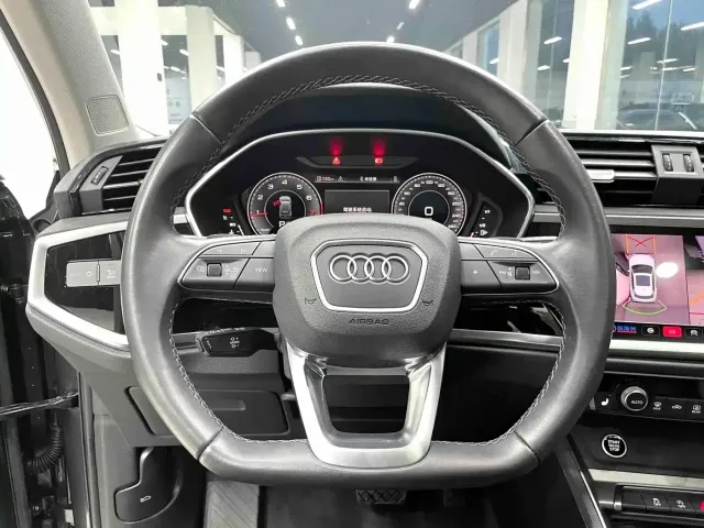 Audi Q3 — Фото автомобиля 5