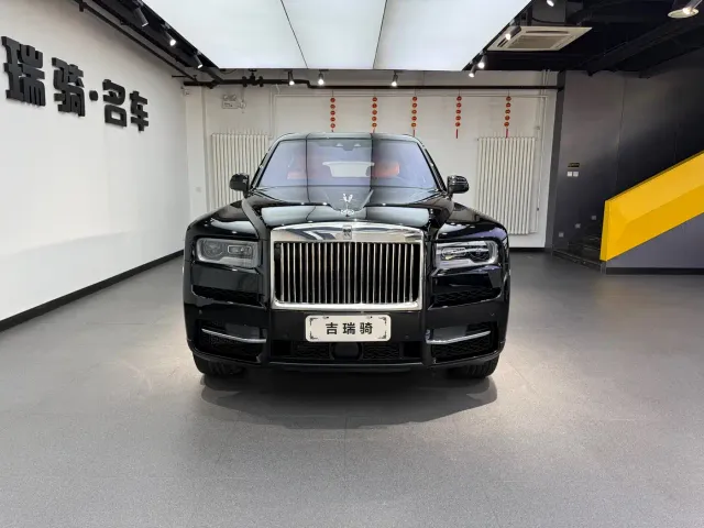 Rolls-Royce Cullinan — Фото автомобиля 2