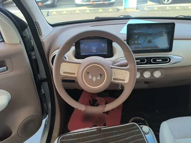 Wuling Hongguang Mini EV — Фото автомобиля 10