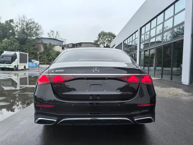 Mercedes-Benz E-Class — Фото автомобиля 10