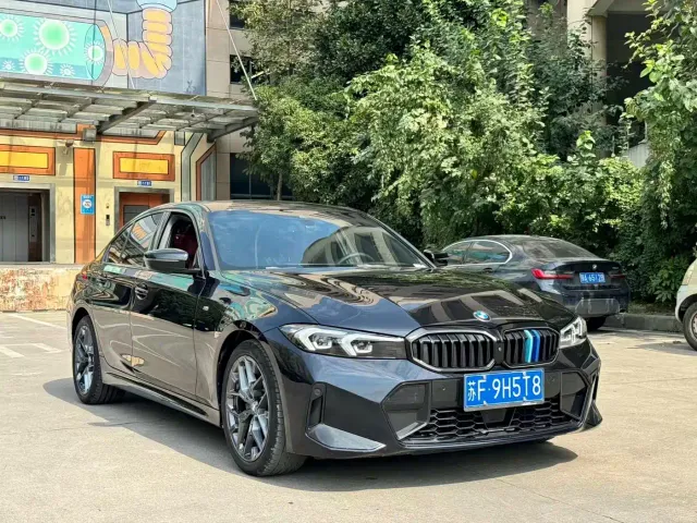 BMW 3 Series — Фото автомобиля 3