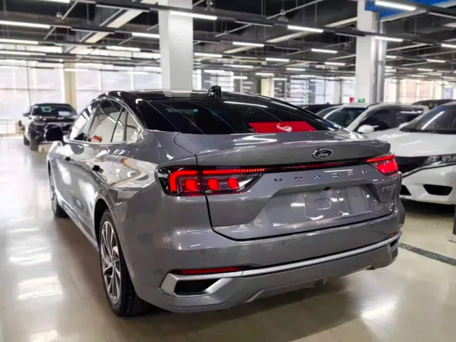 Ford Mondeo — Фото автомобиля 18