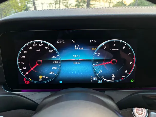 Mercedes-Benz E-Class — Фото автомобиля 10