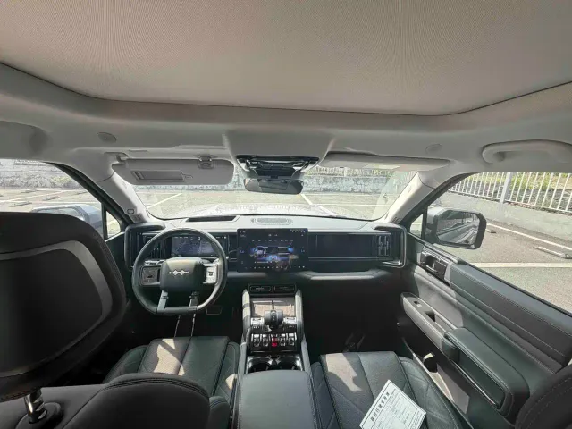 Fang Cheng Bao Leopard 5 2025 Celestial Smart Drive Ultra Edition — Фото автомобиля 10