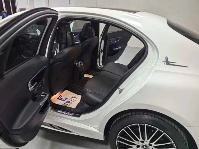 Mercedes-Benz C-Class — Фото автомобиля 12