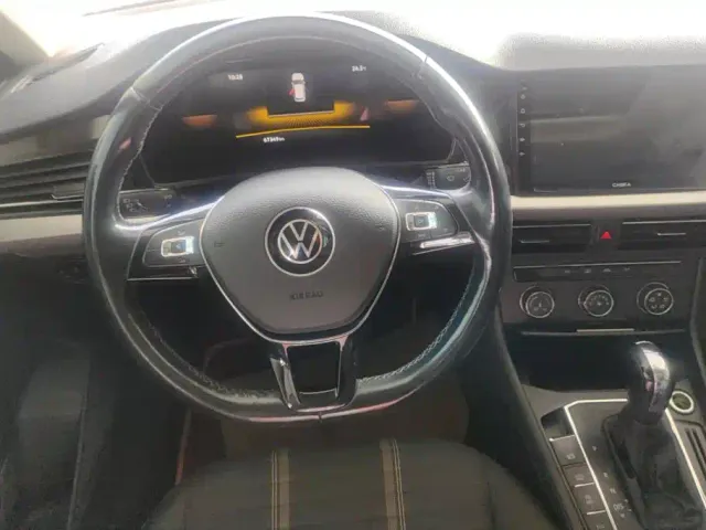 Volkswagen Lavida — Фото автомобиля 15