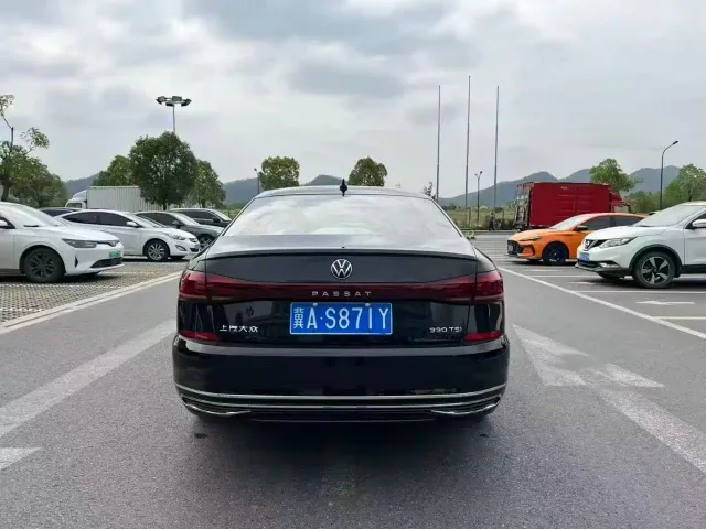 Volkswagen Passat — Фото автомобиля 4