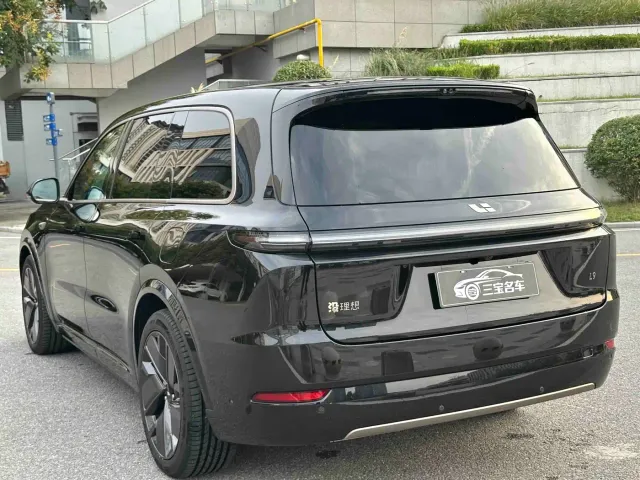 Li Auto L9 — Фото автомобиля 9