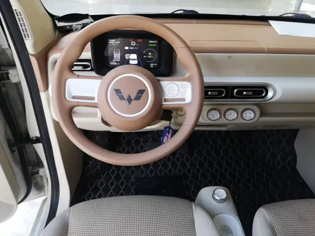 Wuling Hongguang Mini EV — Фото автомобиля 10