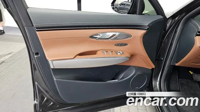Genesis GV70 2.5T Бензин AWD — Фото автомобиля 20