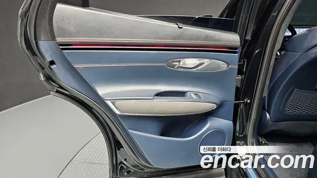 Genesis GV70 — Фото автомобиля 25