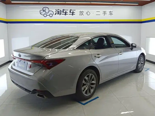 Toyota Avalon — Фото автомобиля 3