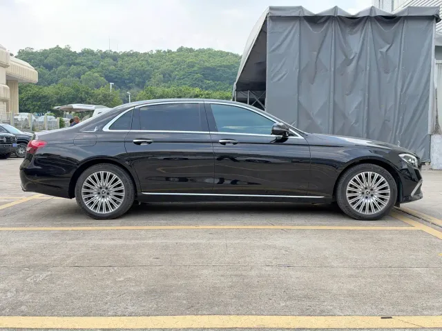 Mercedes-Benz E-Class — Фото автомобиля 7
