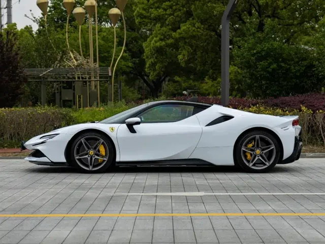 Ferrari SF90 — Фото автомобиля 7