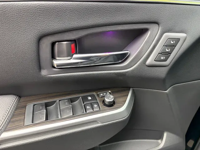 Toyota Granvia — Фото автомобиля 17