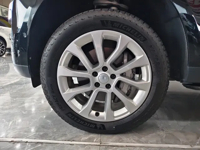 Land Rover Range Rover Sport — Фото автомобиля 4
