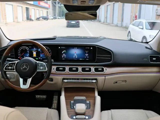 Mercedes-Benz GLS-Class — Фото автомобиля 13