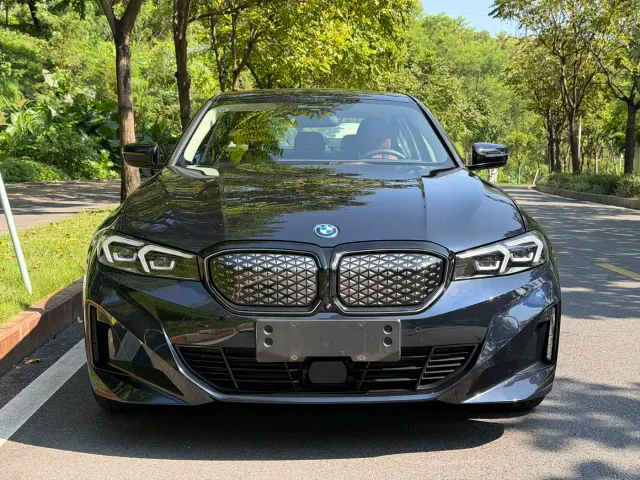BMW i3 — Фото автомобиля 2