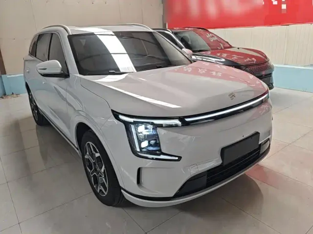 Jetour Shanhai Jetour Shanhai L7 PLUS 2025 220km Elite Edition 7-seater — Фото автомобиля 3