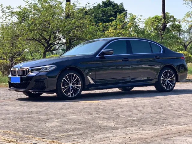 Фотография автомобиля — BMW 5 Series