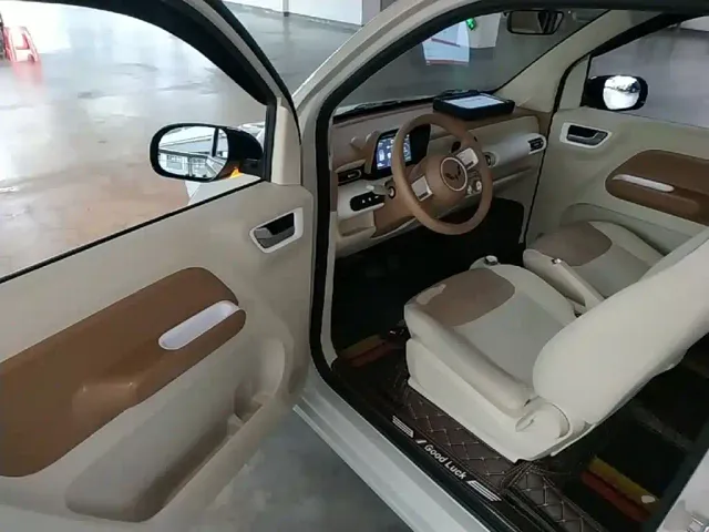 Wuling Hongguang Mini EV — Фото автомобиля 15