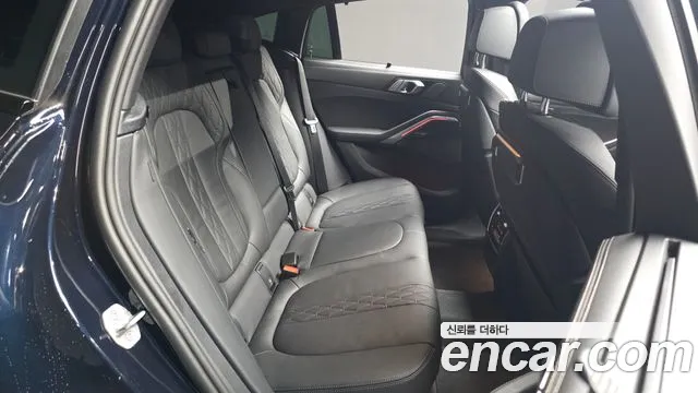 BMW X6 xDrive40i M Sport — Фото автомобиля 8