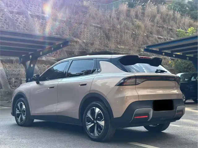 Changan Qiyuan Q05 — Фото автомобиля 17