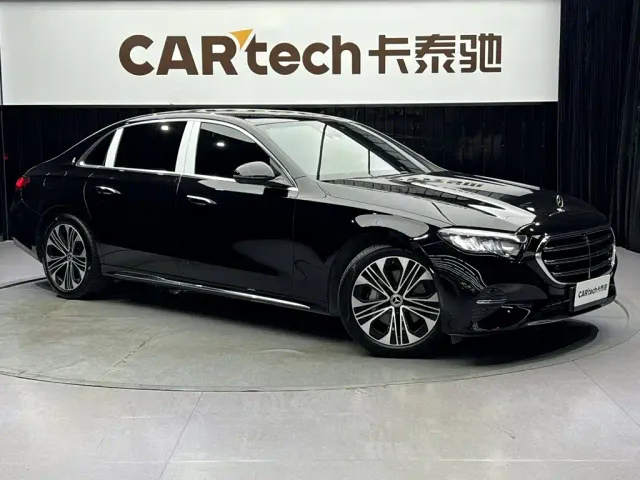 Mercedes-Benz E-Class — Фото автомобиля 2