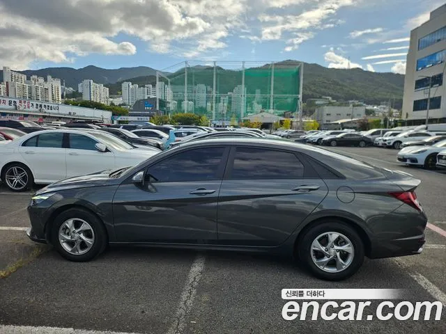 Hyundai Avante CN7 — Фото автомобиля 3