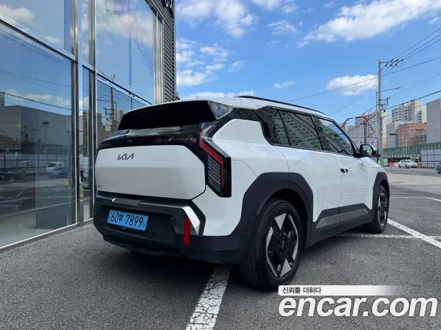 Kia EV3 — Фото автомобиля 2
