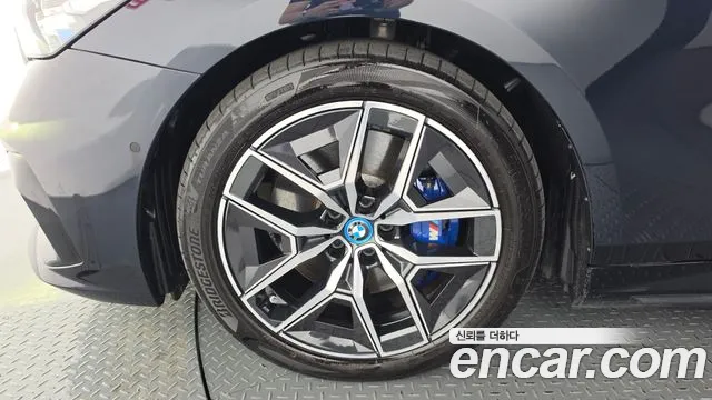 BMW i5 G60 — Фото автомобиля 4