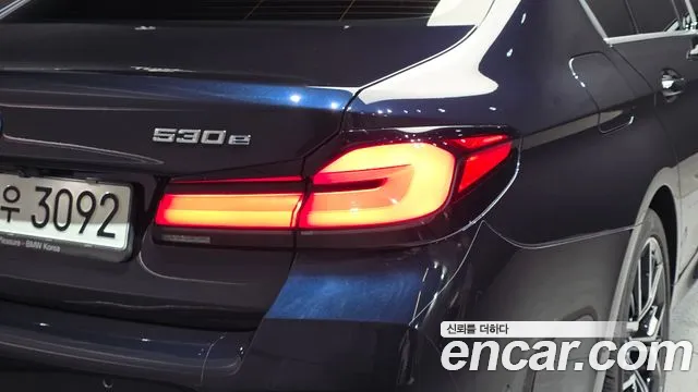 BMW 5-Series 5 серия (G30) — Фото автомобиля 21