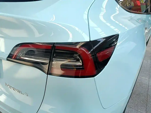 Tesla Model Y — Фото автомобиля 7