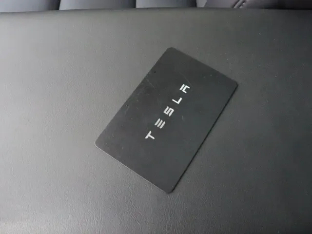 Tesla Model Y — Фото автомобиля 13