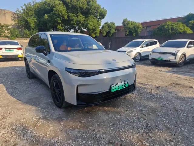 Leapmotor C10 — Фото автомобиля 3