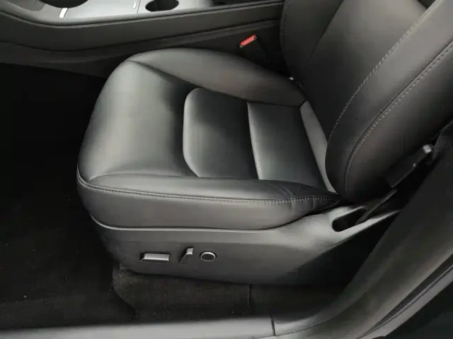 Tesla Model Y — Фото автомобиля 20