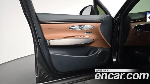 Genesis GV70 2.5T Бензин 2WD — Фото автомобиля 24