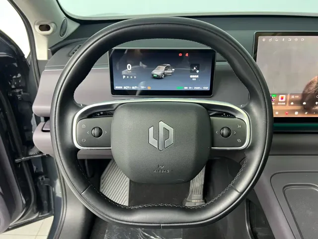 Leapmotor C10 — Фото автомобиля 17