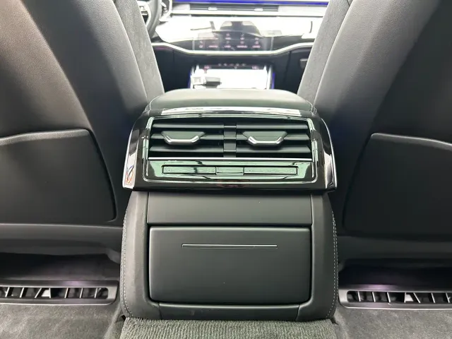 Audi A8 — Фото автомобиля 15