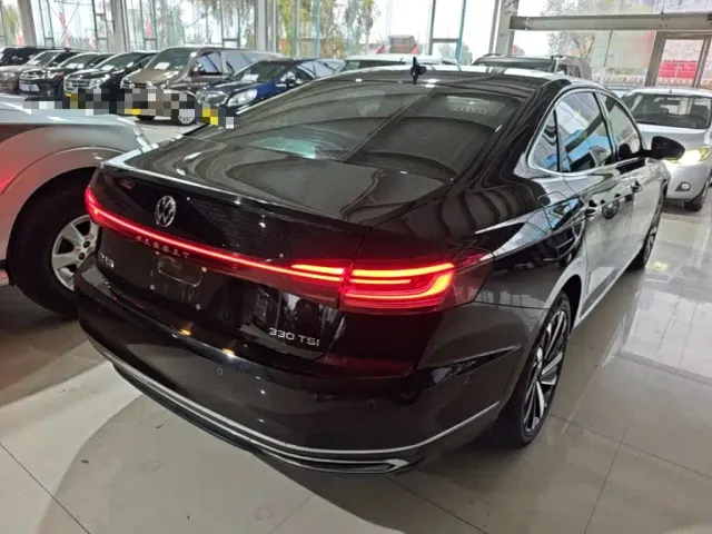Volkswagen Passat — Фото автомобиля 6