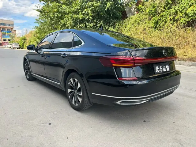 Volkswagen Passat — Фото автомобиля 7