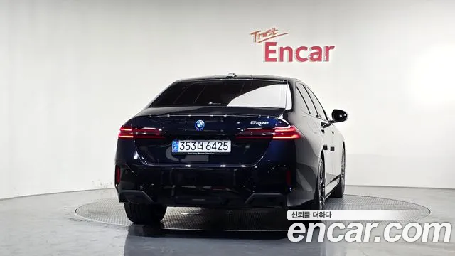 BMW 5-Series 5 серия (G60) — Фото автомобиля 4