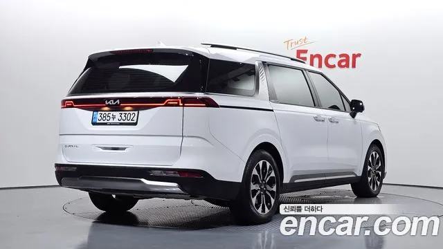 Kia Carnival Generation 4 — Фото автомобиля 2