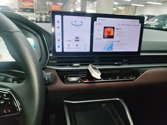 Geely Emgrand — Фото автомобиля 12