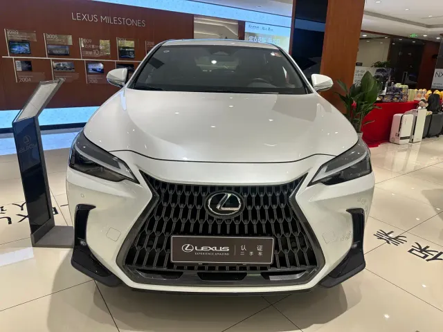 Фотография автомобиля — Lexus NX