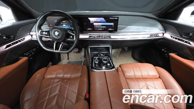 BMW 7 Series G70 — Фото автомобиля 7