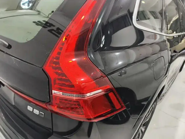 Volvo XC60 — Фото автомобиля 7