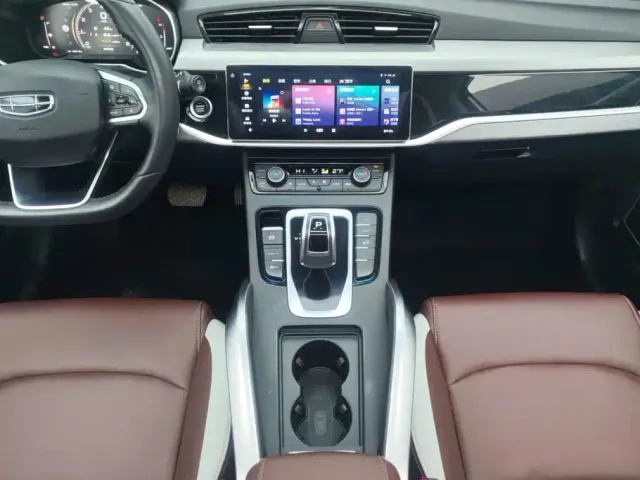 Geely Boyue — Фото автомобиля 16