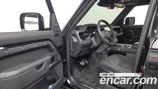 Land Rover Defender — Фото автомобиля 10